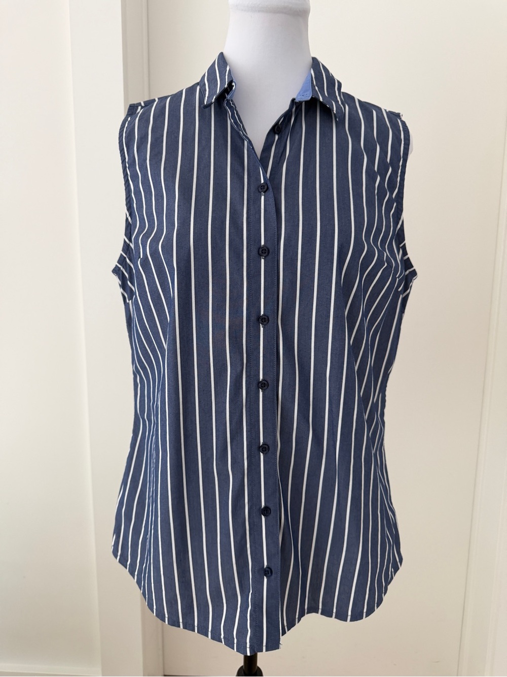 TWIK by Simons Sleeveless Button Front Tailored Blouse Striped Preppy Nautical